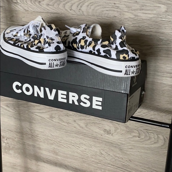 NIB- Women's Converse Slip On, Animal Print - Picture 5 of 5